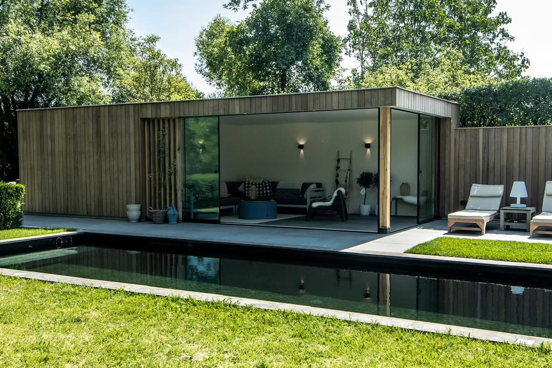 Fraké wandbekleding - Stijlvol genieten in een luxe tuinkamer